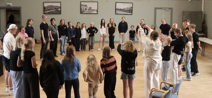 Bilde fra øvelse i Hokksund Byteater Junior
